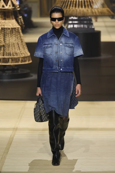 Look 47